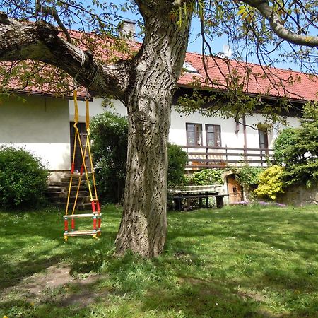 Ubytovani V Ceskem Raji Hotel Holin Exterior photo