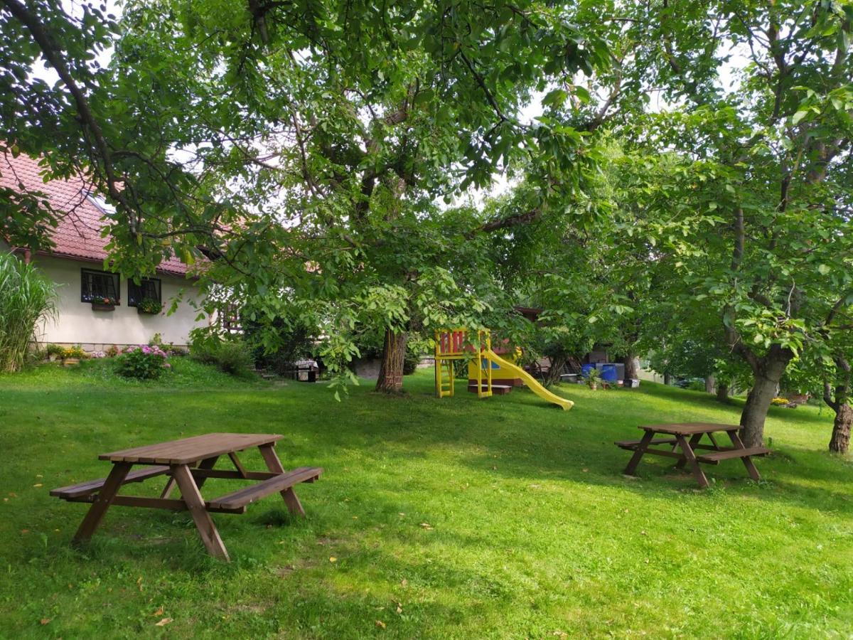 Ubytovani V Ceskem Raji Hotel Holin Exterior photo